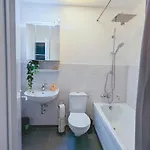Apartmán Modern Flat With Elevator/balcony/parking *